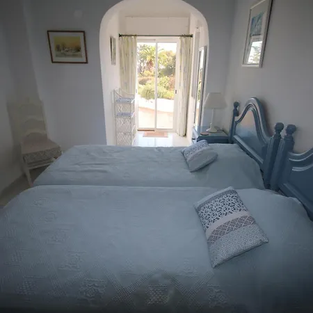 3c - 2 Bedrooms * Luz
