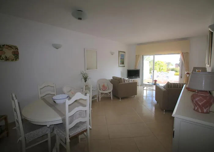 3c - 2 Bedrooms Apartment *