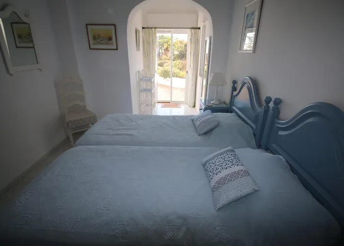 3c - 2 Bedrooms * Luz